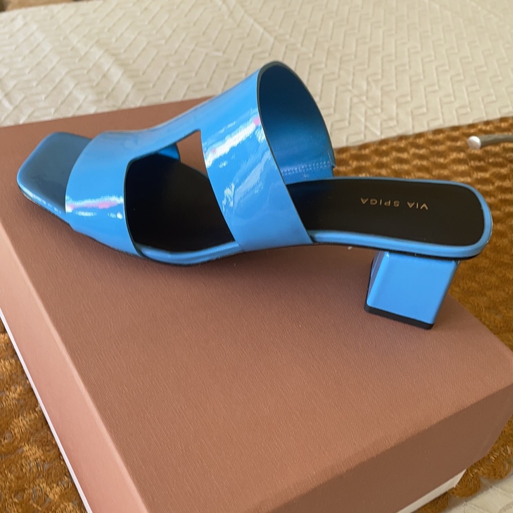 🔥VIA SPIGA blue 2” leather sandal slides, NEW, 9